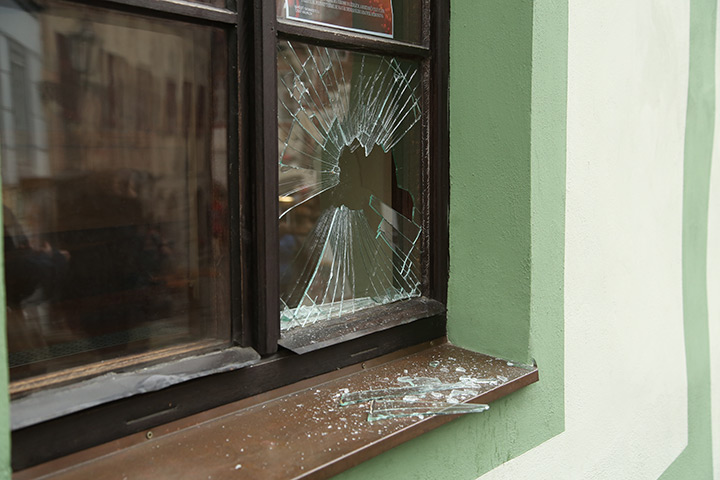 A2B Glass are able to board up broken windows while they are being repaired in Millwall.